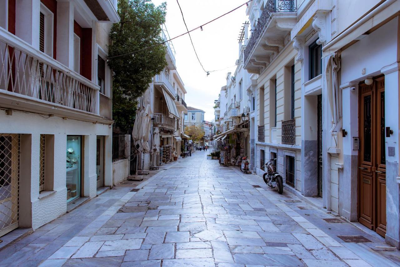 Apartment Plaka *